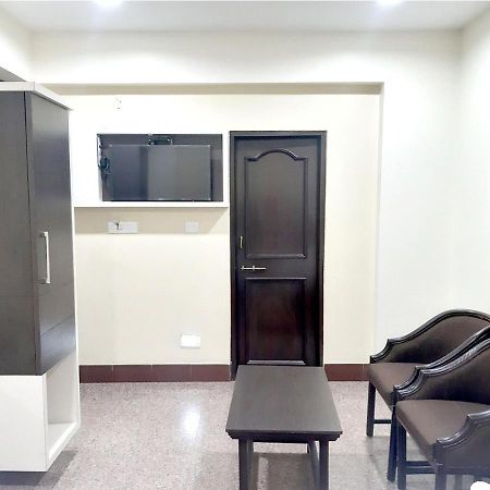 Hotel Adarsha Palace Belgaum Buitenkant foto