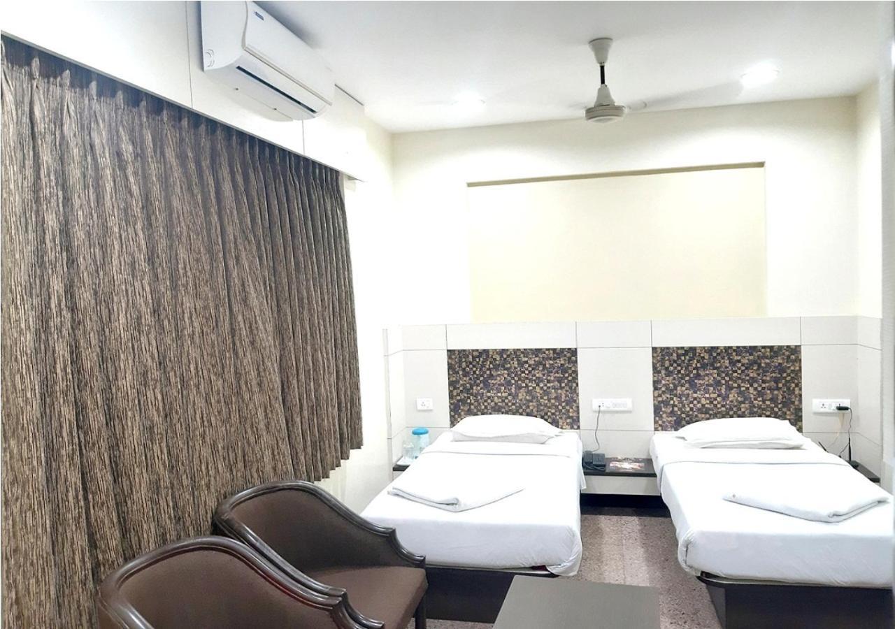 Hotel Adarsha Palace Belgaum Buitenkant foto